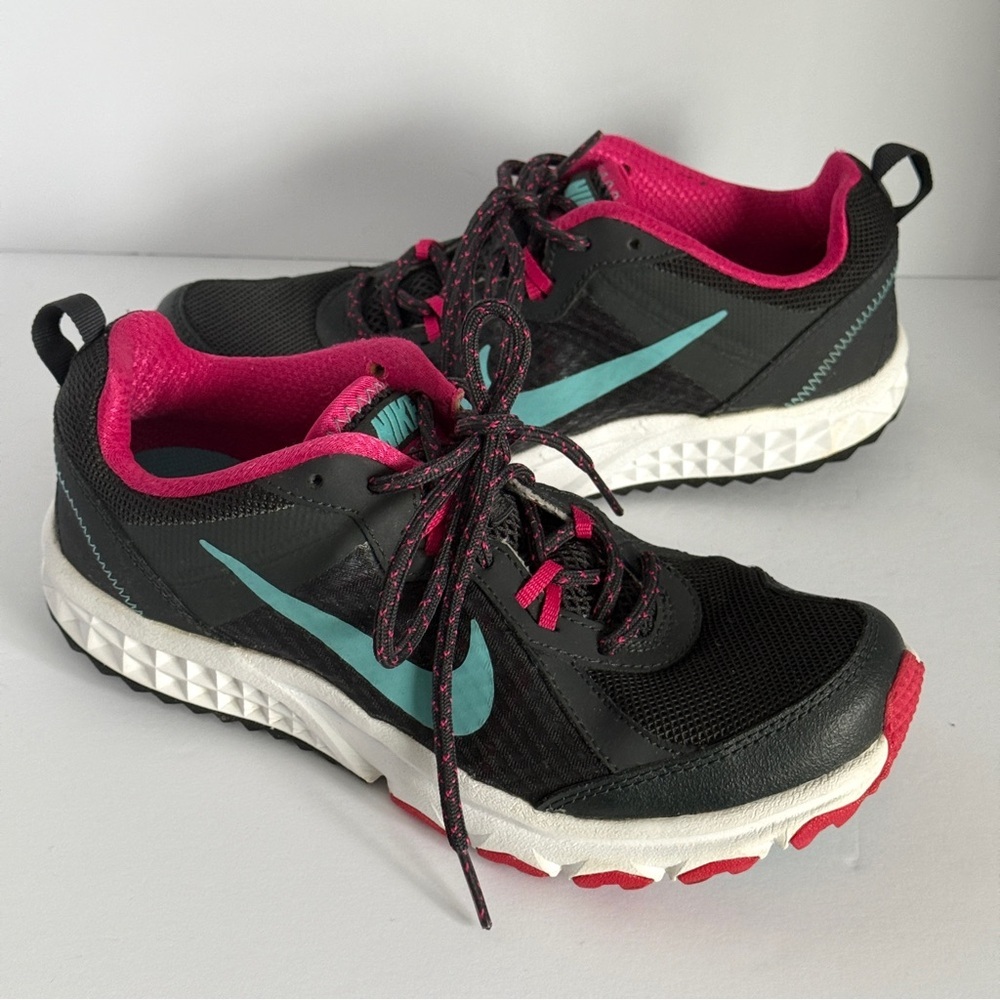 Nike Women's Wild Trail 643074-001 Black Lace Up Running Athletic Shoes Size 7.5